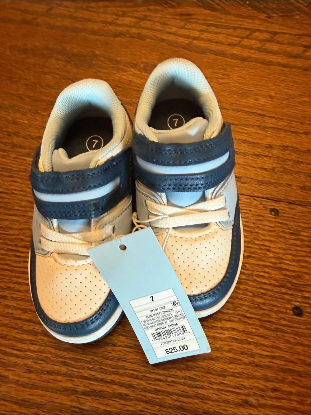 Cat & Jack White and Navy Toddler Velcro Sneakers Sz 7